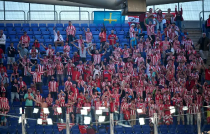 Un supporter de 82 ans décède lors d'un match de football à Gijon