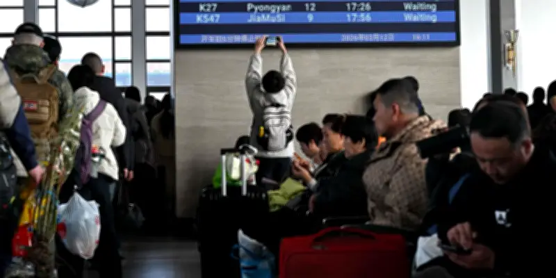 Un train reliant la Chine à la Corée du Nord arrive à Pyongyang après six ans d'interruption