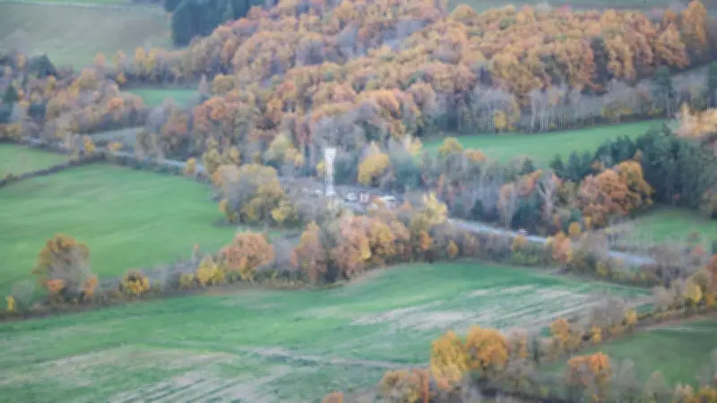 Une antenne relais à Grèzes divise : progrès numérique contre préservation du paysage