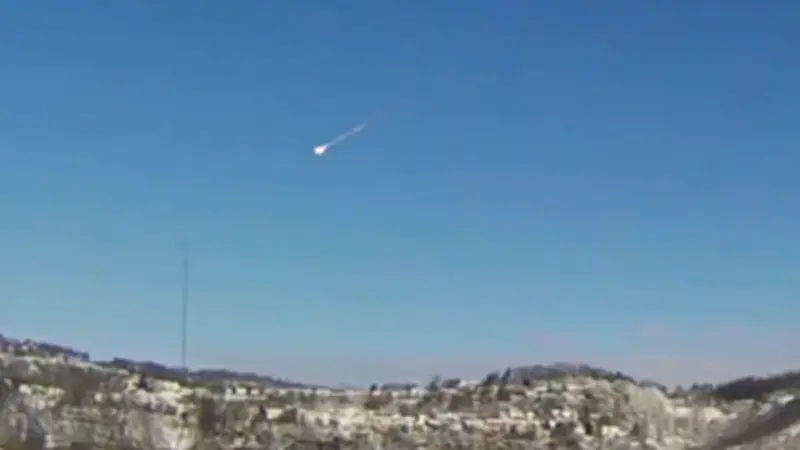 Une boule de feu de 7 tonnes traverse le ciel américain à 72 000 km/h