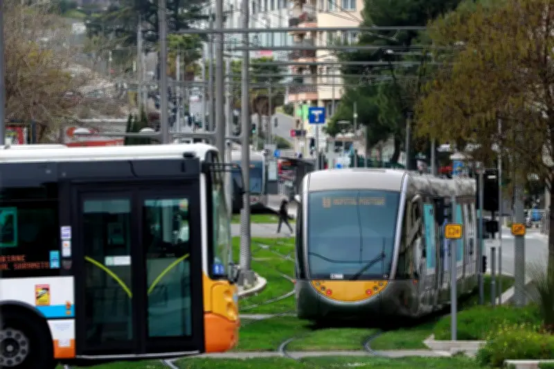 Une charte nationale contre les violences sexistes dans les transports signée à Paris