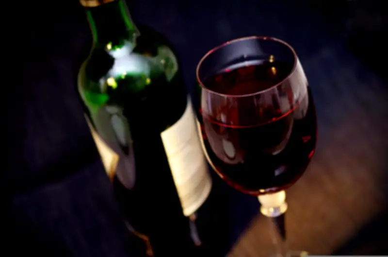 Une cliente profite d'une erreur d'étiquetage pour acheter du grand cru à prix cassé