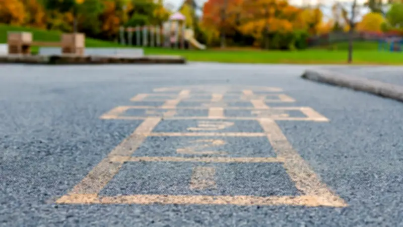 Une école Montessori contrainte de fermer sa cour de récréation à cause du bruit des enfants