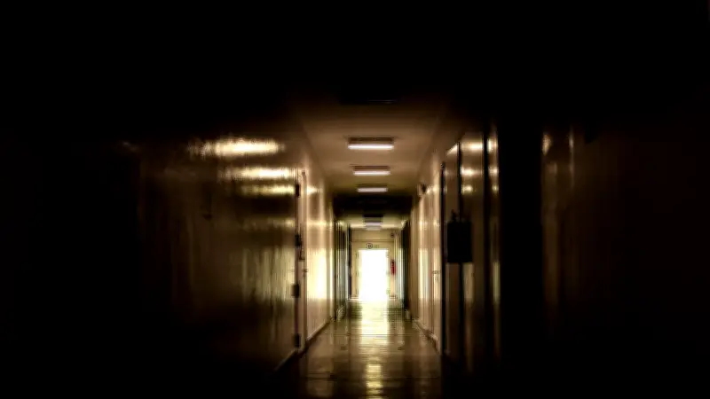 Une collégienne de 11 ans oubliée et enfermée dans son établissement après s'être endormie à l'infirmerie