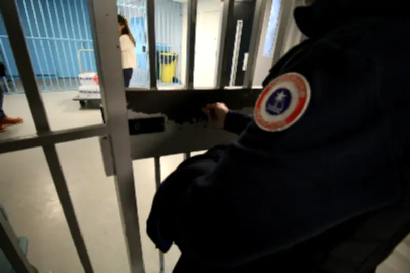 Une détenue pour tentative de meurtre en fuite retrouvée chez ses parents à Pau