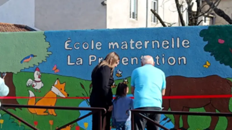 Une fresque intergénérationnelle inaugurée à l'école maternelle de Ganges