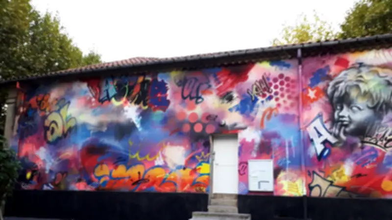 Une fresque urbain anime l'école du Petit-Villard à Bessèges