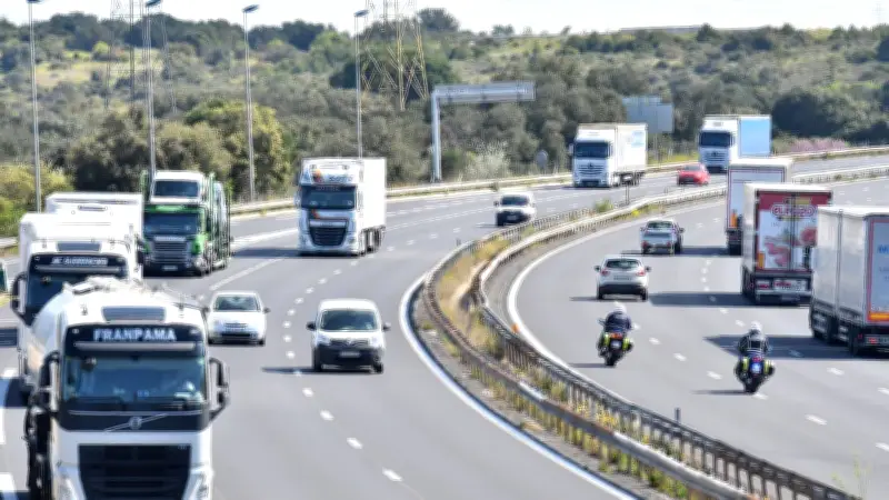 Une jeune maman fait un malaise au volant sur l'A9 à Montpellier avec son bébé
