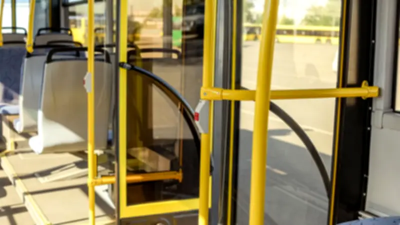 Une passagère éjectée d'un bus en marche à Belfort après l'ouverture de la porte arrière