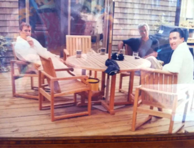 Une photo inédite lie l'ex-prince Andrew, Peter Mandelson et Jeffrey Epstein