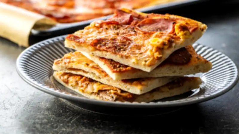 Une pizzeria parisienne sauvée par les influenceurs : le pari risqué de Manija