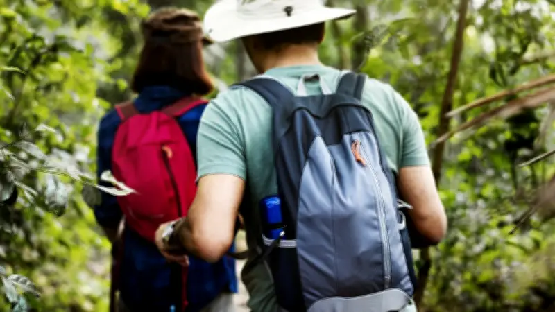 Une randonnée d'anniversaire tourne au cauchemar : une femme accuse son mari d'avoir tenté de la tuer à Hawaï