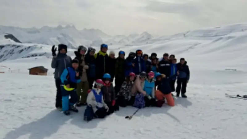 Une semaine de neige et d'amitié pour les jeunes du Club ados en Savoie