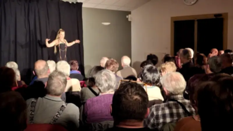 Une soirée contes maoris captivante à Badaroux, Lozère