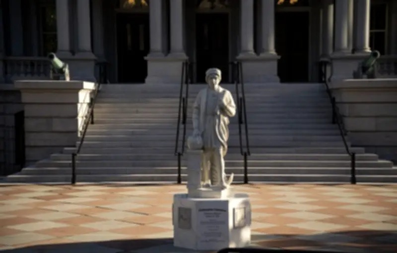 Une statue de Christophe Colomb réinstallée près de la Maison Blanche par Trump