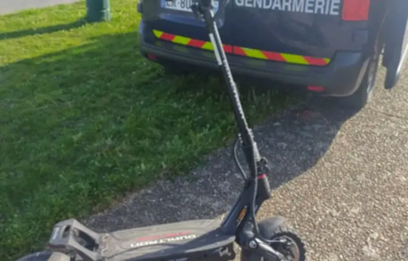 Une trottinette électrique modifiée roulant à 100 km/h interceptée par la gendarmerie