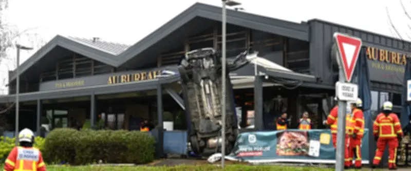 Une voiture s'encastre dans un restaurant à Limoges après un malaise au volant