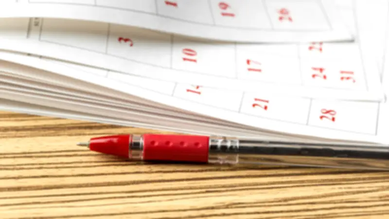 Vacances scolaires : la proposition de renommer Noël et Toussaint suscite une vive polémique