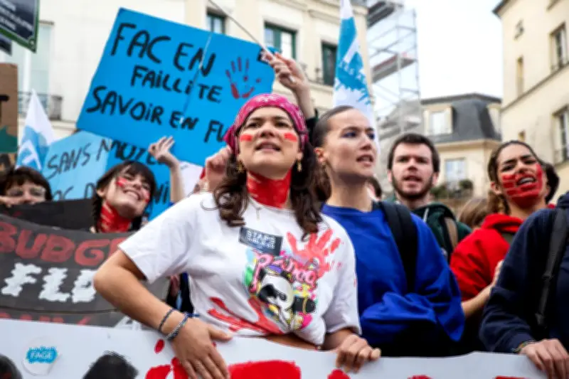 Vacataires en première ligne, étudiants et enseignants mobilisés contre le sous-financement universitaire