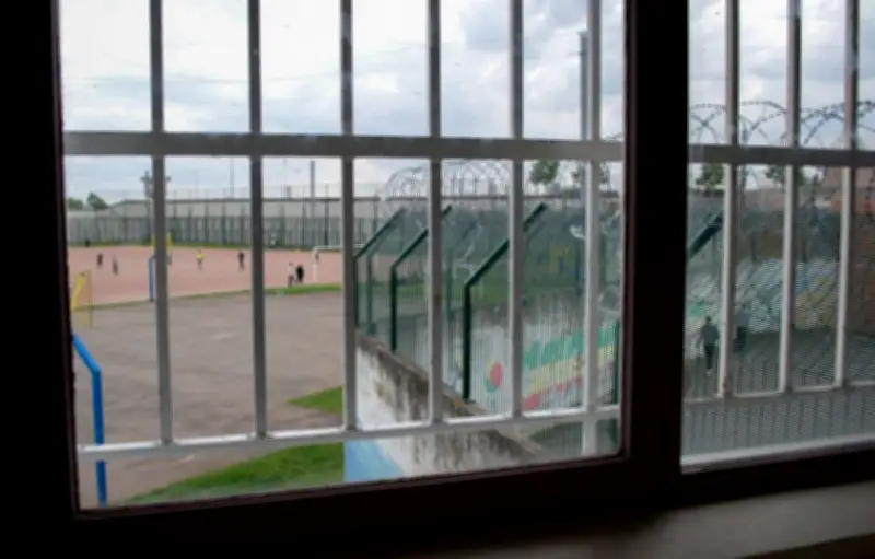 Évasion audacieuse à Villepinte : deux suspects présentés à un juge