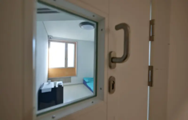 Évasion d'un détenu dangereux par le toit d'un hôpital psychiatrique à Clermont-Ferrand
