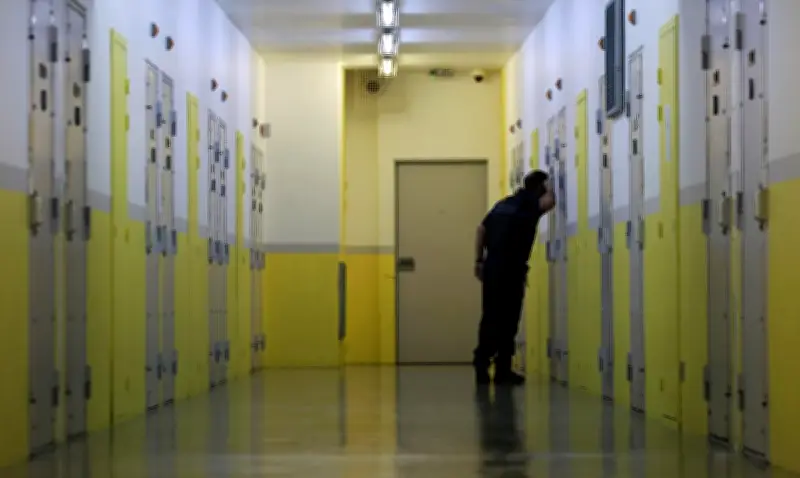 Évasion spectaculaire à Villepinte : un détenu s'échappe avec l'aide de faux policiers