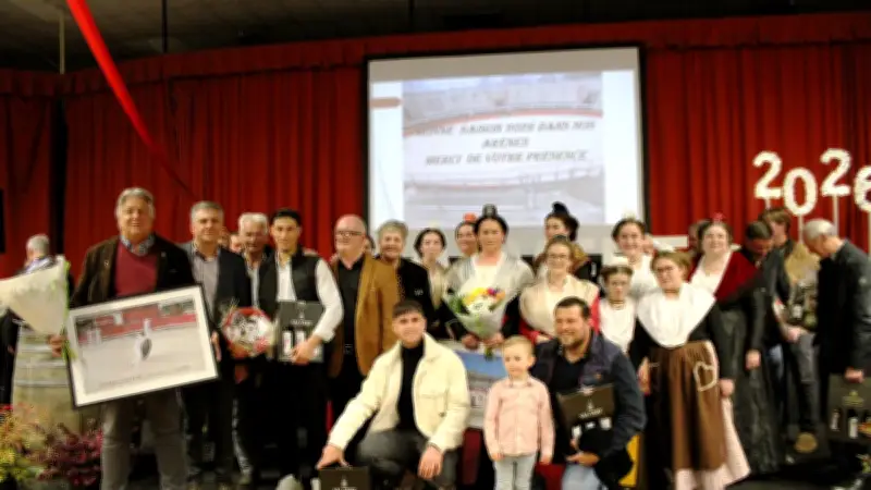 Vauvert célèbre la saison taurine 2026 devant une foule enthousiaste