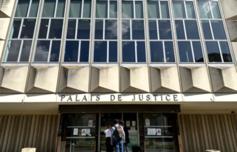 Vendée : une femme et sa mère jugées pour avoir tenté d'empoisonner le conjoint