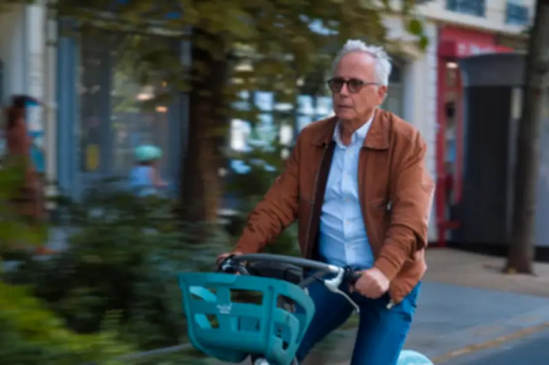 « Victor comme tout le monde » : Luchini convaincant dans une comédie pâlotte de Bonitzer