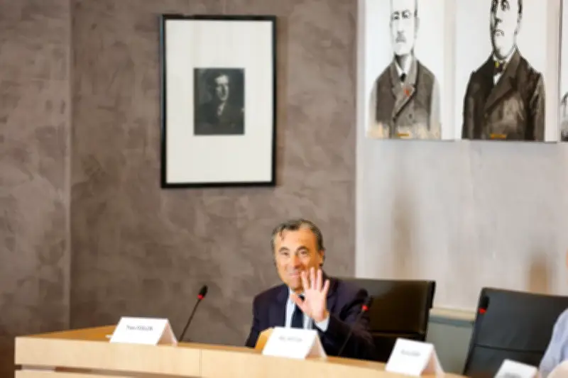 Violence verbale des élus de droite : insultes à Arcachon et au Blanc-Mesnil