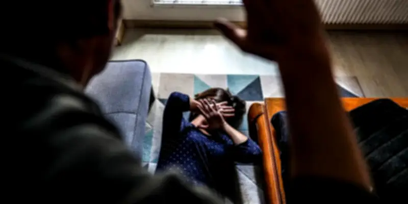 Violences conjugales : seulement 5% des femmes interrogées par leur médecin généraliste