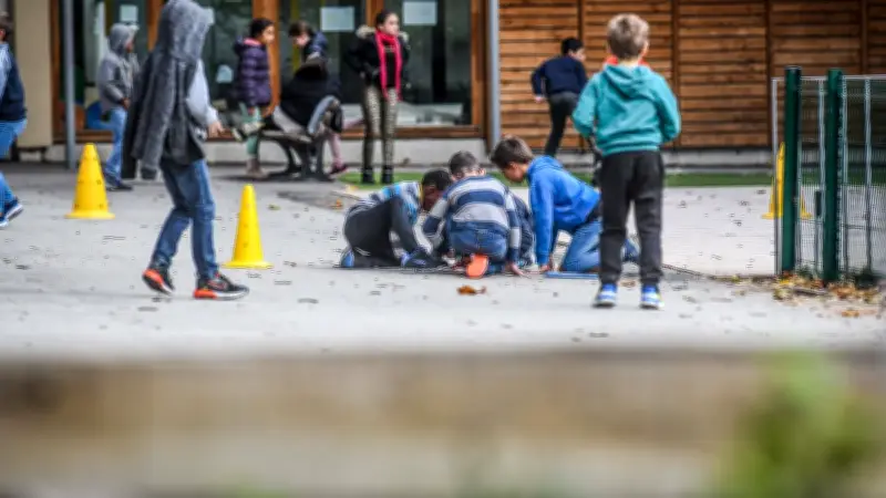 Violences et atteintes à la laïcité dès la maternelle : un rapport alarmant