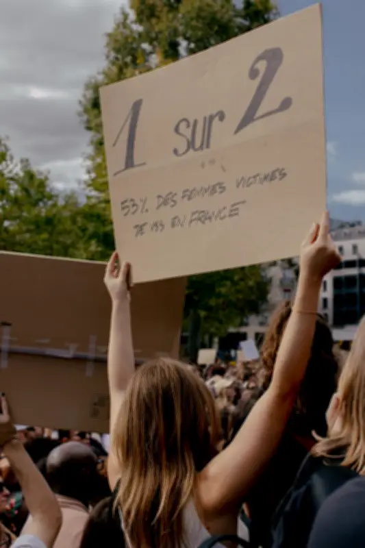 Violences sexuelles : 210 € mensuels, le coût caché de la reconstruction pour les victimes