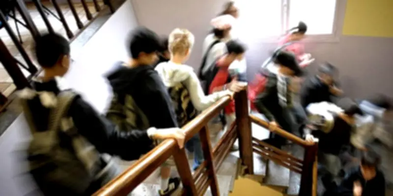 Violences sexuelles au collège : une réalité bien plus étendue que les chiffres officiels