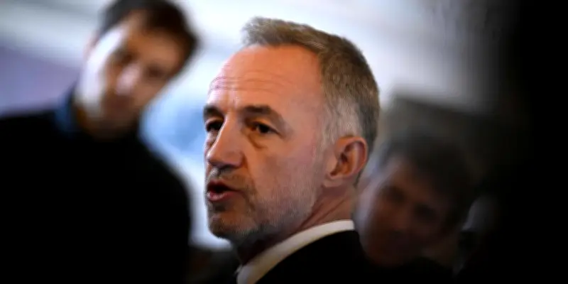 Violences sexuelles dans le périscolaire : Emmanuel Grégoire reçoit les parents d'élèves