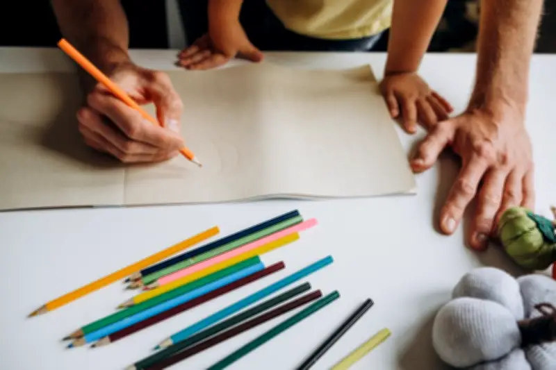Violences sexuelles dans le périscolaire parisien : un animateur déplacé révèle des défaillances systémiques