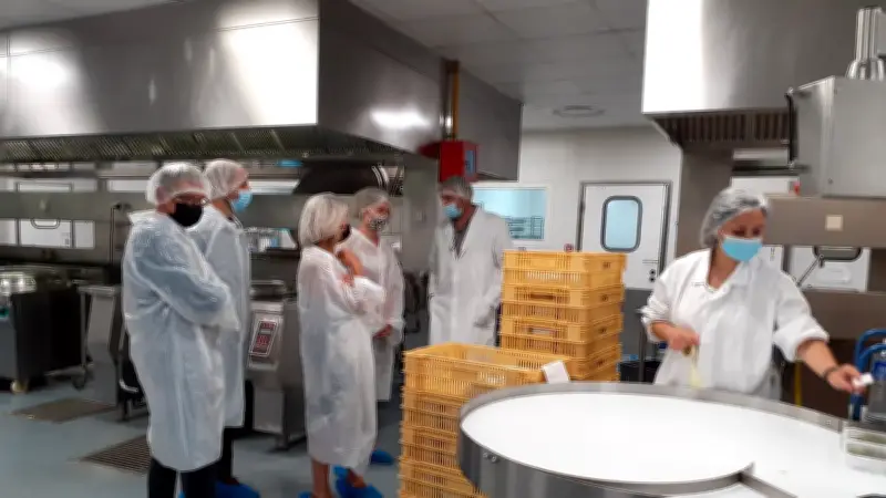 Visite de la cuisine centrale SHCB à Béziers pour la restauration scolaire