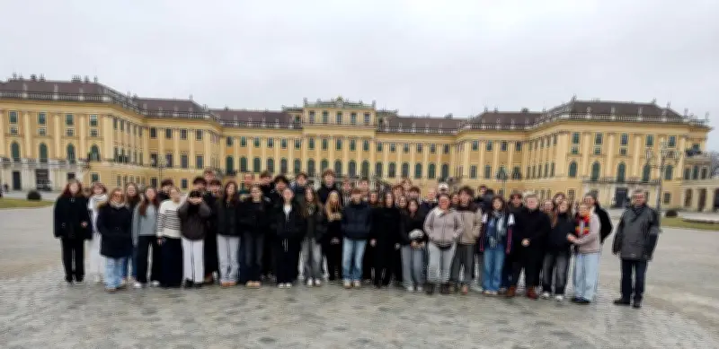 Voyage à Vienne : 50 lycéens découvrent la culture allemande et l'architecture écologique