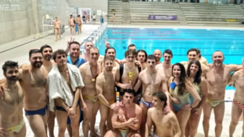 Week-end sportif intense : water-polo, gymnastique, tennis et football en action