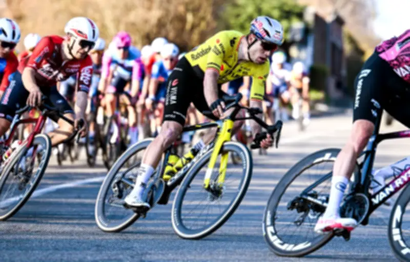 Wout Van Aert suspecte un sabotage après une crevaison au GP Samyn