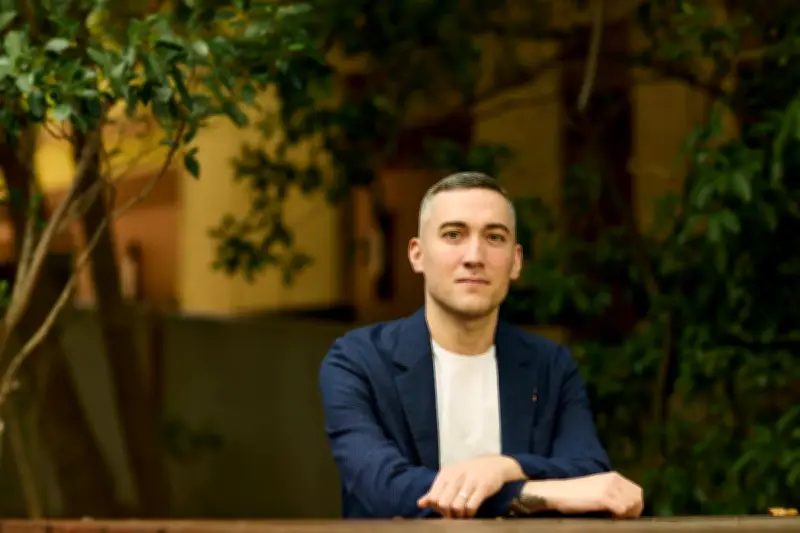 Yoel Roth, ex-Twitter : « Les réseaux sociaux ont délaissé la modération »
