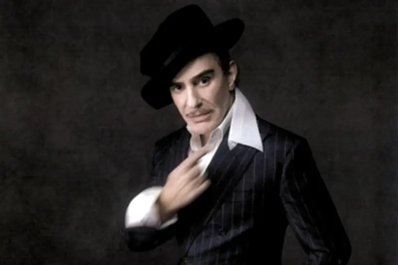 Zara recrute John Galliano : un virage stratégique vers le luxe confirmé