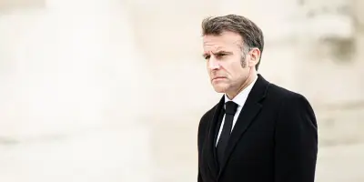 Interdiction des réseaux sociaux avant 15 ans : la proposition de loi Macron arrive au Sénat