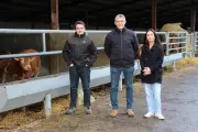 À 21 ans, Théo Sorbier devient patron d'une ferme en Dordogne grâce à un montage solidaire