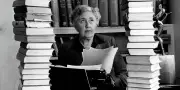 Agatha Christie : 100 ans de suspense, portrait de la reine du crime littéraire