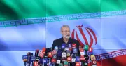 Ali Larijani, figure pragmatique de l'Iran, ferme la porte aux négociations avec les États-Unis