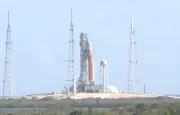 Artemis 2 de retour sur son pas de tir en Floride pour un décollage prévu en avril
