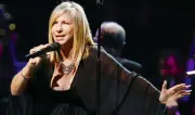 Barbra Streisand honorée d'une Palme d'or à Cannes, couronnant une carrière légendaire