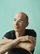 Bernard Werber présente son spectacle « Voyage intérieur expérimental » à Jonzac