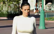 Bianca Censori témoigne contre Kanye West dans un procès pour travaux à Malibu